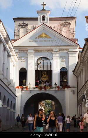 Vilnius, Lituanie. Porte de l'Aurore. Également appelé porte Ausros Vartai Landsberger et Banque D'Images