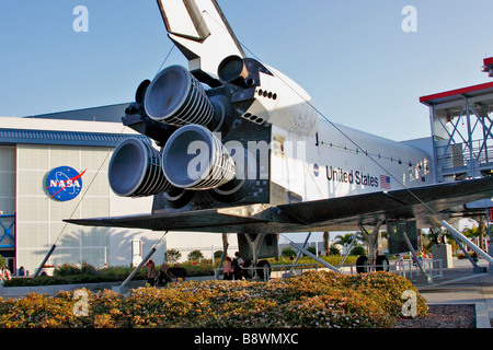 Réplique grandeur nature de la navette spatiale Explorer sur l'affichage à la NASA Kennedy Space Center visitor complex, Cape Canaveral, Floride Banque D'Images