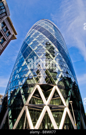 Le Gherkin/30 St Mary Axe, London, England, UK Banque D'Images