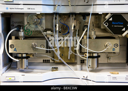 La CLHP connecté à un spectromètre de masse, Istituto di Ricerche farmacologiche Mario Negri, Milan, Italie, Banque D'Images