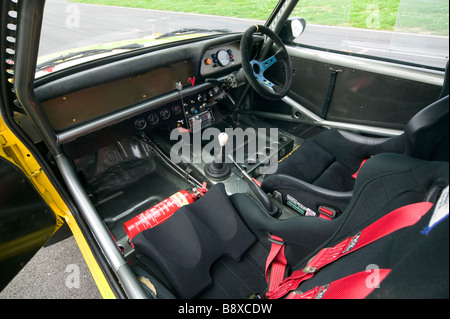 Intérieur d'une voiture de course Ford modifié Banque D'Images