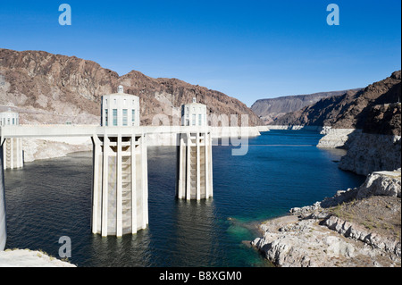 Le lac Mead au Barrage Hoover, montrant le faible niveau de l'eau sans précédent, l'Arizona et le Nevada, USA Banque D'Images