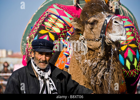 Homme turc avec camel prêt à combattre, la Turquie, l'Asie Banque D'Images