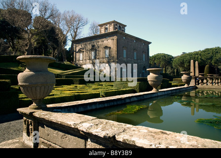 Italie, Latium comté - jardins et Maison de village à Bagnaia Gambara Banque D'Images