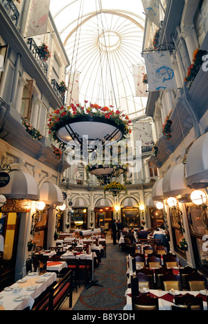 À l'intérieur d'un magnifique passage couvert, la 'Cité de Pera', près de Taksim, à Istanbul, Turquie. Banque D'Images