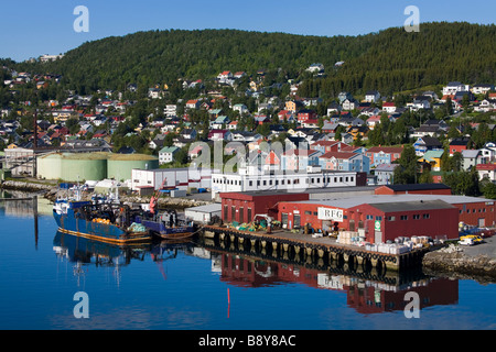 Chalutier de pêche à un commercial dock, Tromso, Toms County, Nord-Norge, Norvège Banque D'Images