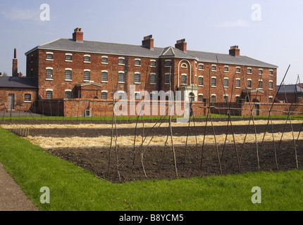 Le potager creusé au cours et préparés pour les semis à la workhouse Southwell Nottinghamshire Banque D'Images