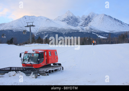 Pistes de nettoyage dans les Hautes Tatras, en Slovaquie Banque D'Images