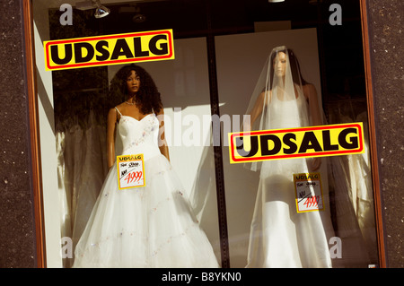 Des mannequins dans une vitrine Copenhague au Danemark. Banque D'Images