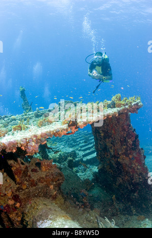 La plongée à l'Épave du RMS Rhone dans les eaux de l'île des Caraïbes de l'île de sel dans les îles Vierges britanniques Banque D'Images