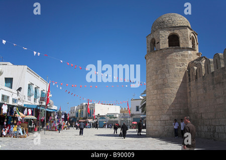 La place à côté de la Grande Mosquée de la Médina, Sousse, Tunisie. Sousse, Tunisie, dire la. Banque D'Images