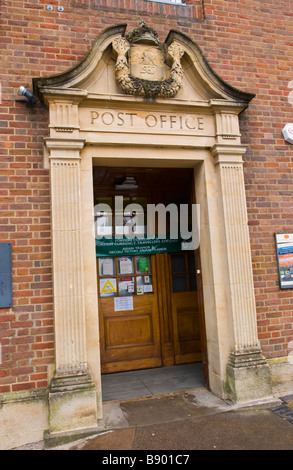 L'extérieur du bureau de poste local à Llandrindod Wells Powys Pays de Galles UK Banque D'Images