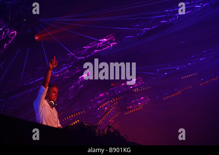 Performance Live de DJ Armin van Buuren Trance Energy 2009 au Jaarbeurs à Utrecht dans la ville Banque D'Images