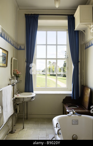 Le portique, une salle de bains privative à Polesden Lacey nr Dorking Surrey Banque D'Images