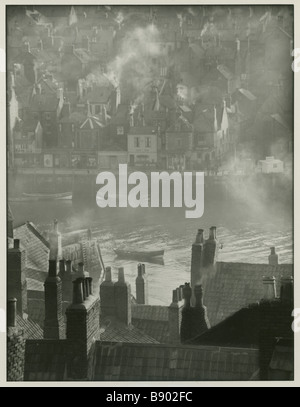 Edward Chambré Hardman photographie de Whitby toits prises 1949 Banque D'Images