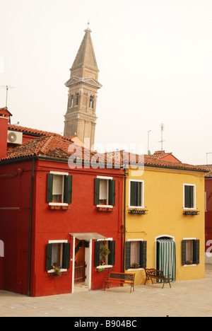 Maisons colorées typiques de l'île de Burano (Venise) Banque D'Images