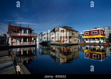 Les quais et les maisons flottantes à Fisherman's Wharf de Victoria, Colombie-Britannique, Canada. Banque D'Images