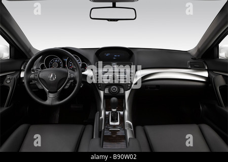 2009 Acura TL dans Gray - planche de bord, console centrale, le levier de vitesses voir Banque D'Images