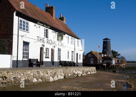 Moulin Langstone et Royal Oak Pub près de Havant Hampshire Banque D'Images