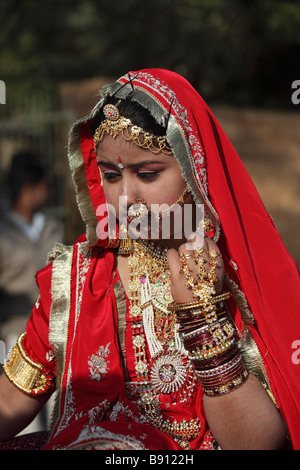 Inde Rajasthan rajasthani Festival de Jaisalmer Desert girl Banque D'Images