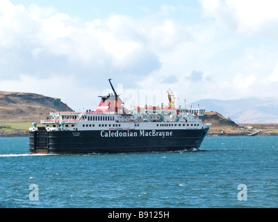 Le car-ferry à Mull quitter Oban. Banque D'Images