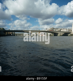 London Bridge over River Thames Banque D'Images