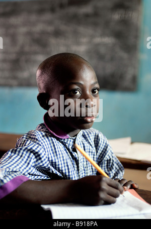 Nigéria : garçon dans une école secondaire à Shuwa Banque D'Images