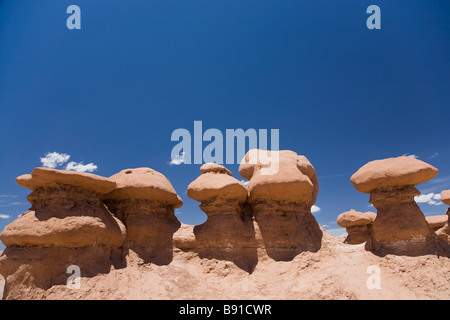 D'étranges formations rocheuses cartoonesque à Goblin Valley State Park dans l'Utah, USA. Banque D'Images