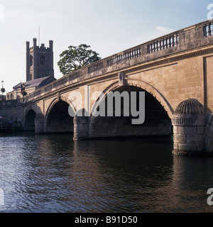 Henley Bridge sur la Tamise Banque D'Images
