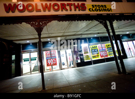 La fermeture de Woolworths shop avant, Llandudno, au Pays de Galles Banque D'Images