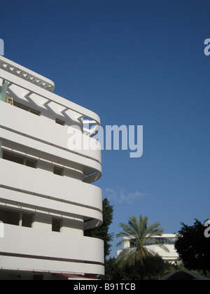 L'architecture du Bauhaus style dans la place Dizengoff centre-ville de Tel Aviv, Israël Banque D'Images