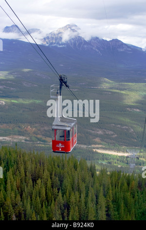 Un Tramway de Jasper car il fait route vers le haut. Banque D'Images