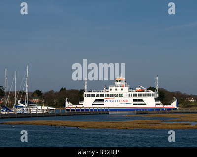 Le nouveau ferry Wightlink Wight 'ciel' arrivant à Lymington UK Banque D'Images