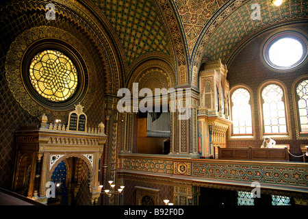 L'influence mauresque de l'intérieur de la Synagogue Espagnole de Prague République Tchèque Banque D'Images