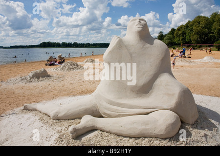 Sculpture de sable sur le lac Set Beach à Võru, Estonie, Europe Banque D'Images