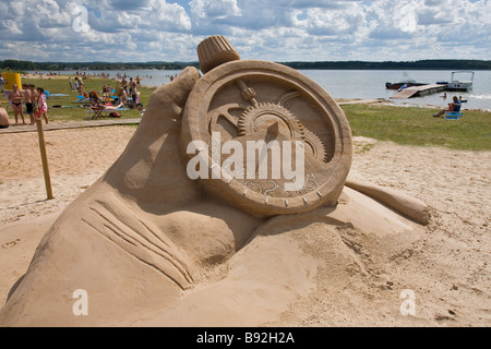 Sculpture de sable sur le lac Set Beach à Võru, Estonie, Europe Banque D'Images