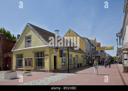 Rue Rüütli à Pärnu, Estonie, Europe Banque D'Images