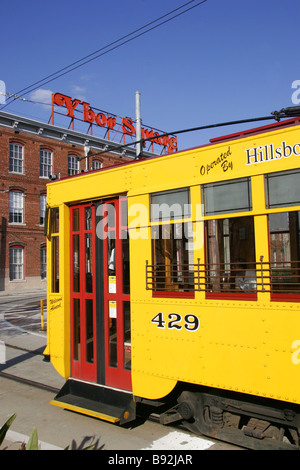 En tramway historique Ybor City Tampa Florida USA Banque D'Images