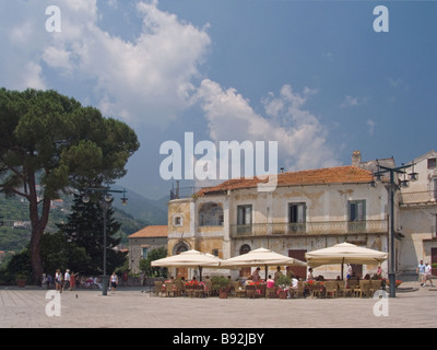 La place principale de Ravello, Côte Amalfitaine, Campanie, Italie, Europe, Site du patrimoine mondial Banque D'Images