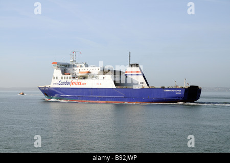 Le Commodore Clipper un ferry roro le Solent de voile au large des côtes anglaises ce navire est entre la flotte Condor Ferries Banque D'Images