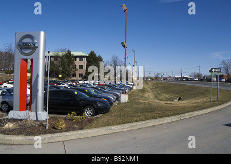 Voitures invendues dans Nissan lot pendant la récession de 2009, Poughkeepsie, New York Banque D'Images