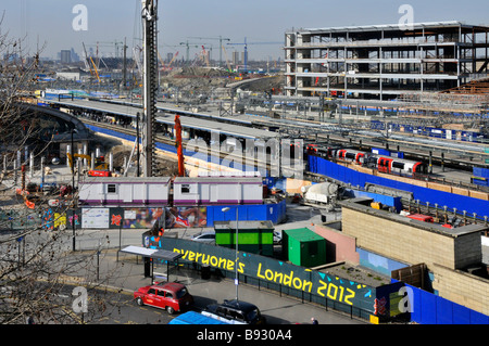 La gare de Stratford est de Londres Jeux Olympiques de 2012 projets en cours de réaménagement du bâtiment et nouvelle Westfield Shopping Centres commerciaux Banque D'Images