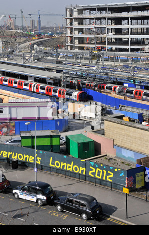 La gare de Stratford East London nouvelle Westfield Shopping centre commercial et de réaménagement du bâtiment olympiques de 2012 projets en cours Banque D'Images