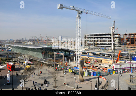 La gare de Stratford est de Londres Jeux Olympiques de 2012 projets en cours de réaménagement du bâtiment et nouvelle Westfield Shopping Centres commerciaux Banque D'Images