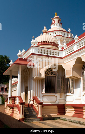 Shri Mangueshi porche d'entrée du temple. Banque D'Images