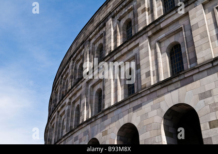 Façade en pierre de Salle des congrès, à l'ancien parti nazi rally, Nuremberg, Allemagne Banque D'Images