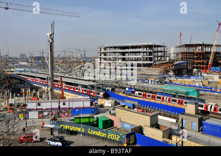 La gare de Stratford est de Londres Jeux Olympiques de 2012 projets en cours de réaménagement du bâtiment et nouvelle Westfield Shopping Centres commerciaux Banque D'Images