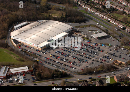 Vue aérienne de supermarché Asda off road Queslett Grear Barr Birmingham West Midlands B43 7HA Banque D'Images