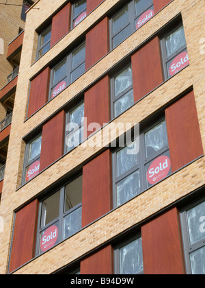 UK.BARRATT HOMES' NOUVEAUX BÂTIMENTS,TOUS VENDUS, par EAST LONDON LINE,EXTENSION,DALSTON HACKNEY, LONDRES, ANGLETERRE Photo © Julio Etchart Banque D'Images