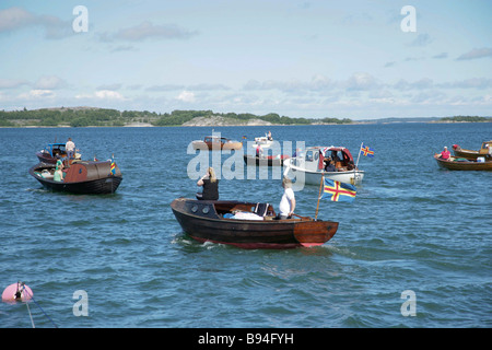 Rassemblement des bateaux de pêche en bois traditionnel, François Bugingo Aland pour un usage éditorial uniquement. Banque D'Images